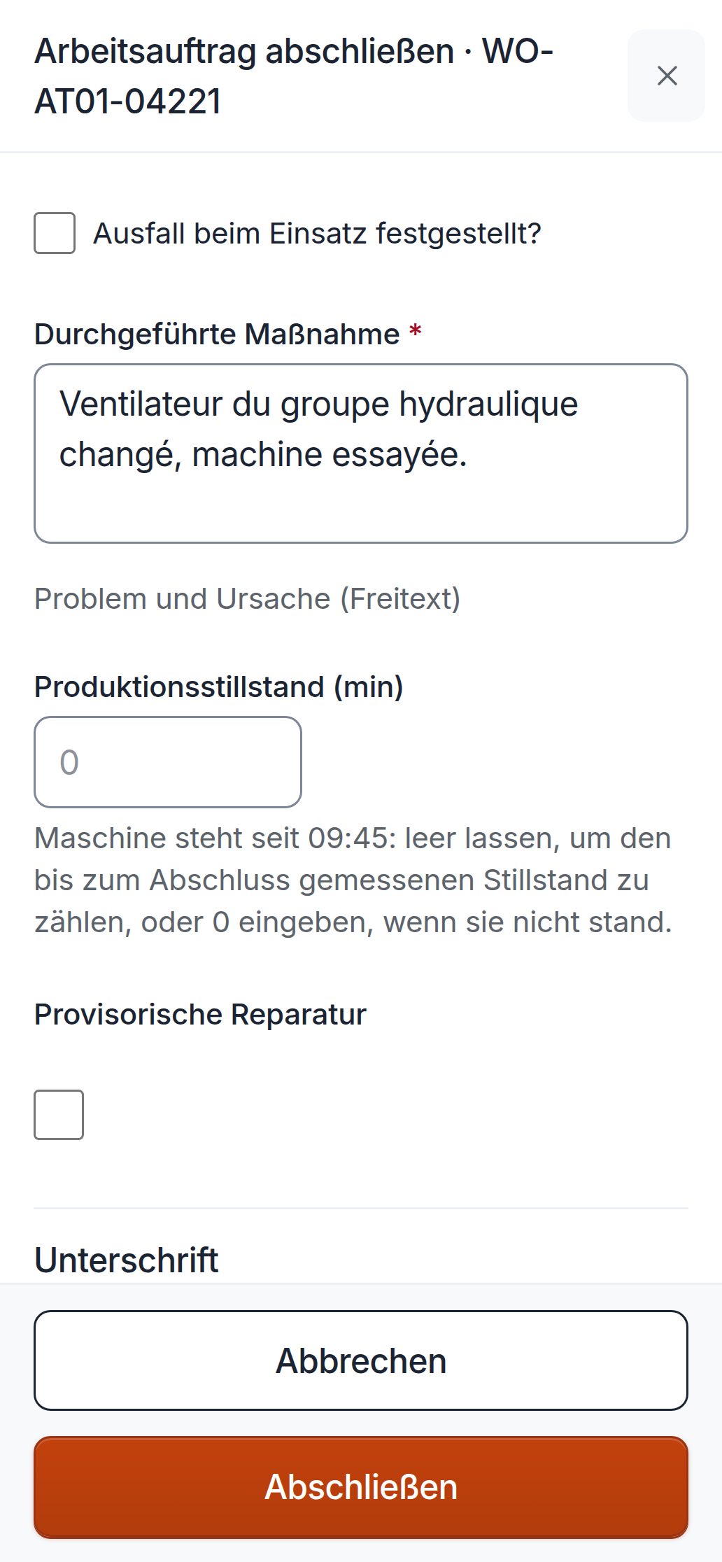 Telefon des Technikers: Für den Abschluss des Auftrags an der Abkantpresse ein Satz in „Durchgeführte Maßnahme“: „Ventilateur du groupe hydraulique changé, machine essayée.“ (Lüfter des Hydraulikaggregats getauscht, Maschine getestet).