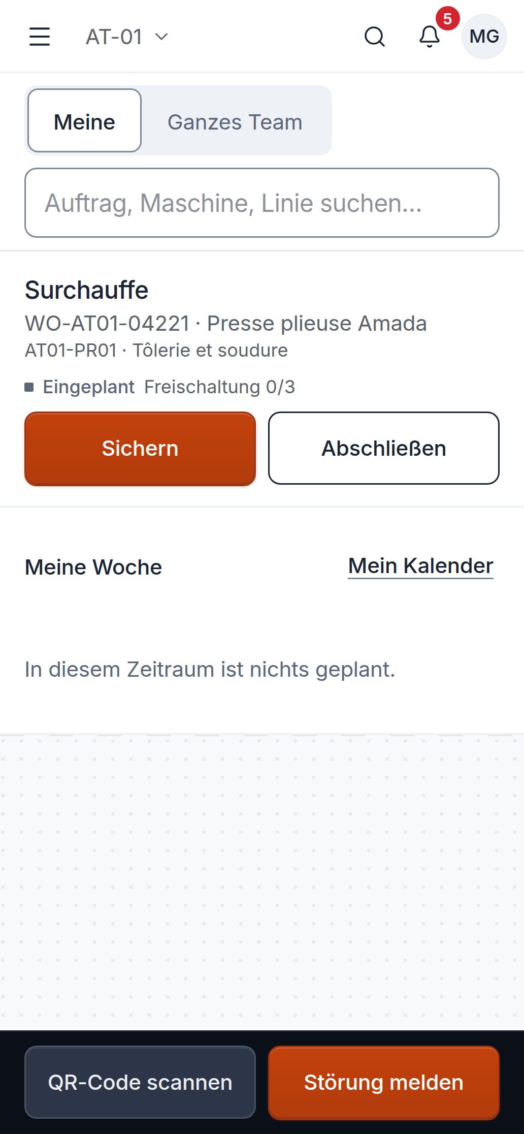 Bildschirm „Meine Aufträge“ auf dem Telefon des Technikers: oben der Auftrag „Surchauffe“ (Überhitzung) an der Abkantpresse Amada.
