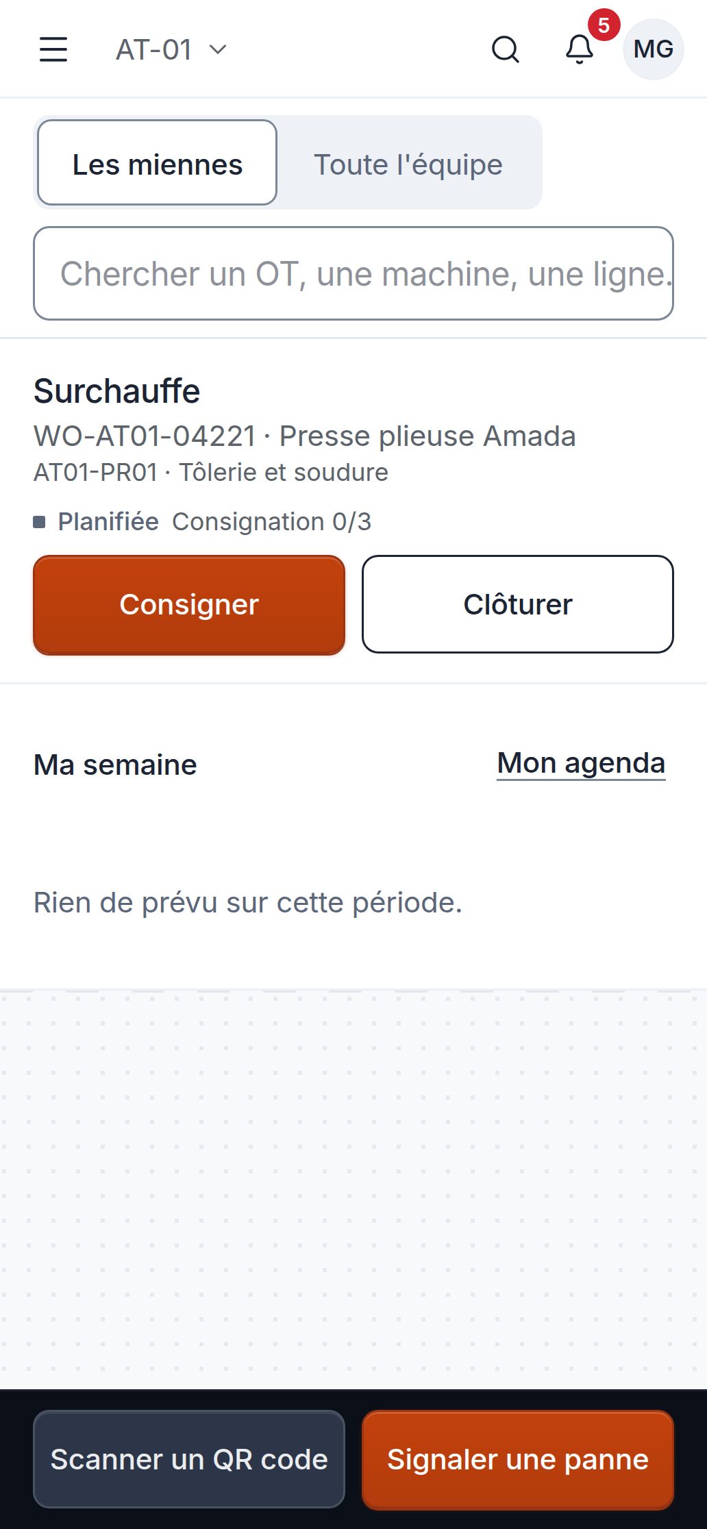 Écran « Mes OT » sur le téléphone du technicien : en tête, l'intervention « Surchauffe » sur la presse plieuse Amada.